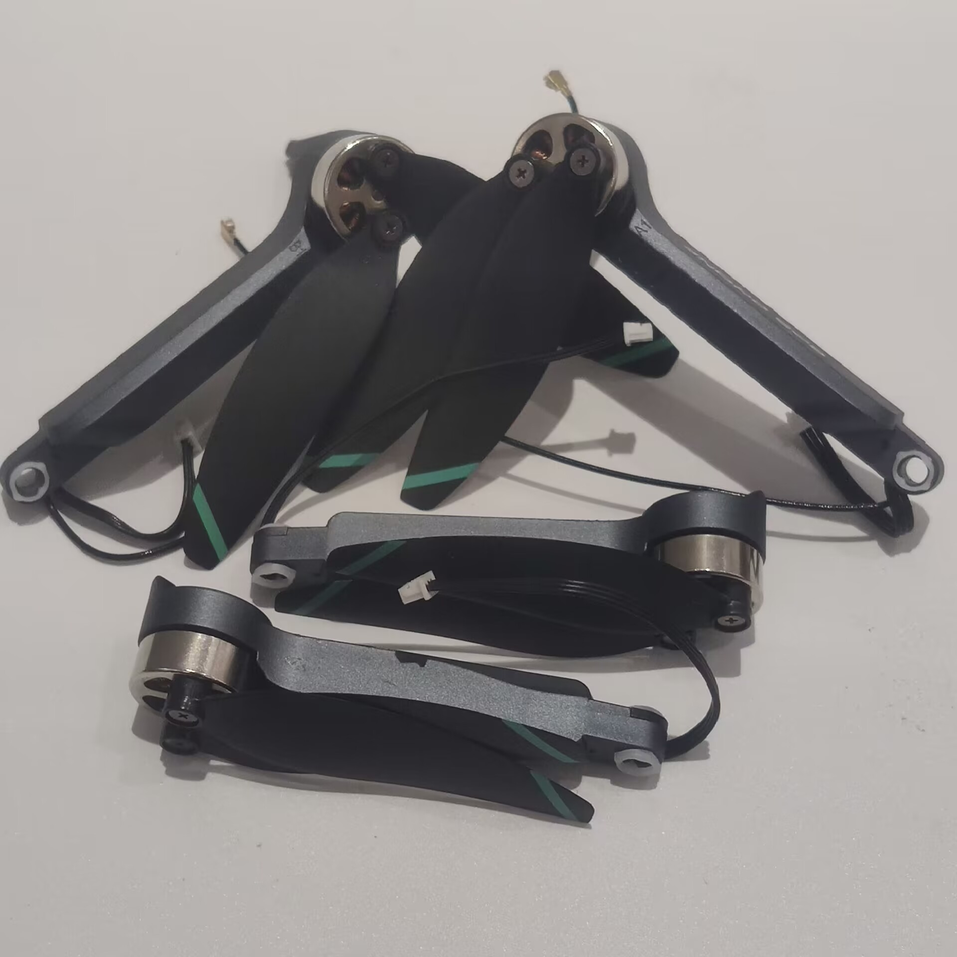 Brushless Motor Arm A1/B1/A2/B - Lyzrc Drone recensione e prezzo